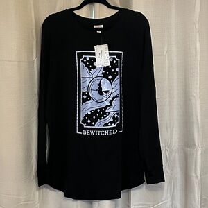 🎃🎃 LuLaRoe Black and Silver Bewitched Long Sleeve Erin Tee - GLOW IN THE DARK